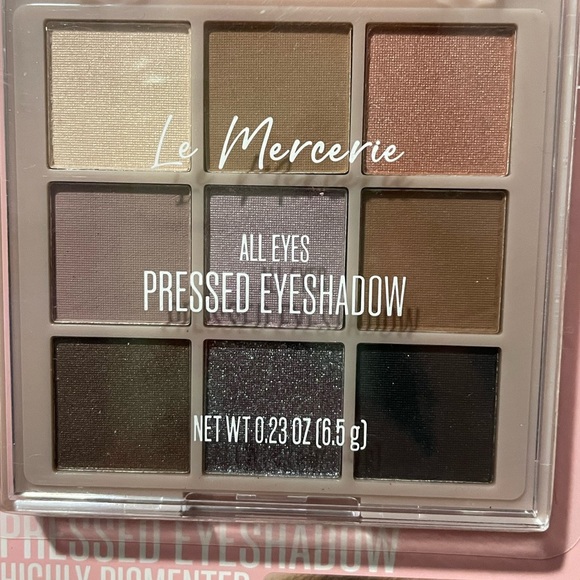 All Eyes Pressed Eyeshadow Palette - Multi-Color - Picture 1 of 3